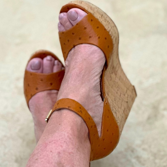 MICHAEL KORS Ariana Platform Wedges - Cork Wedge Ostrich Leather - Size 7-1/2 M - Picture 1 of 9